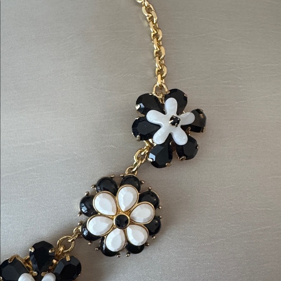 Talbots Necklace - Picture 2 of 4